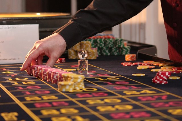 Roulette table layout and chips